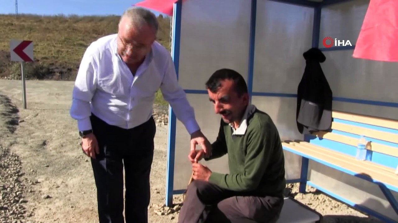 Hilmi Güler, yoldan geçen herkese selam vermesiyle bilinen Salih’in misafiri oldu