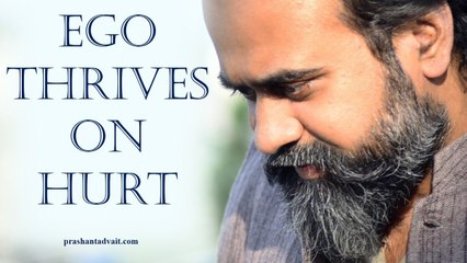 Acharya Prashant, with students: Ego thrives on hurt