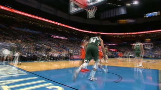 Bucks set up Giannis for huge dunk