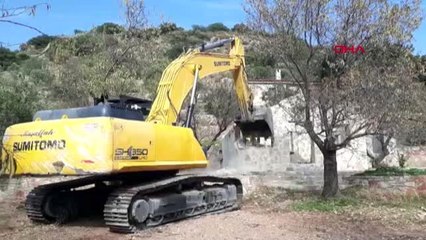 Muğla datça'da kaçak yapılar yıkılıyor