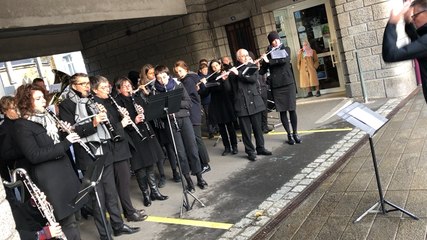 Le défilé des pompiers au 11 novembre de Coutances