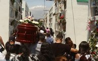 Sepultaron a la adolescente que asesinaron para robarle a su hijo recién nacido en Guayaquil