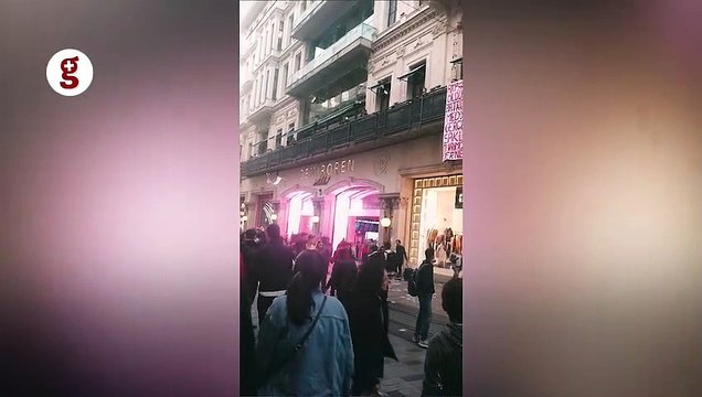 Devrimci Gençlik Dernekleri üyesi gençler pankart asarak eylem yaptılar