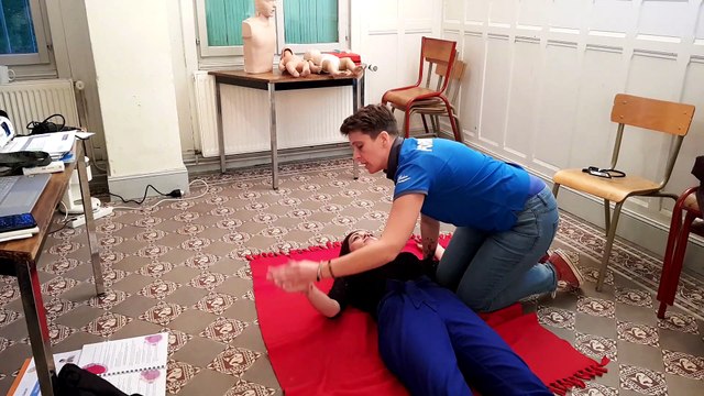 Gestes qui sauvent : position latérale de sécurité