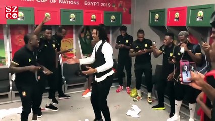 Rigobert Song sözünü tuttu, dansını yaptı!