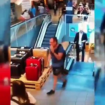 Cet homme a chié en plein public et a fait comme-ci rien ne s’était passé