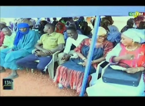 ORTM/Don du parrain de la 4ème semaine du mois de la charité, Hassimi SANKARE à 40 femmes déplacées internes à Mopti