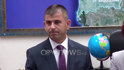 Ora News - Firmoset urdhërarresti për Agim Kajmakun, nuk gjendet në shtëpi