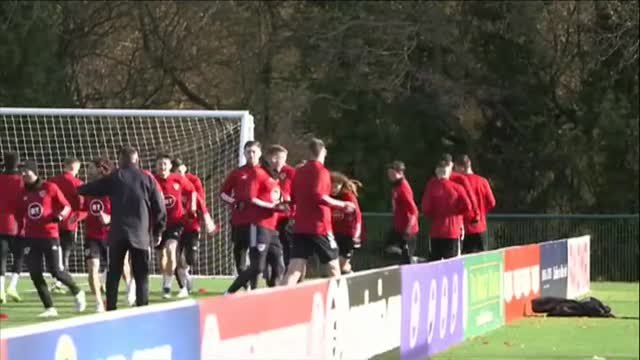 Bale se entrena con Gales con total normalidad