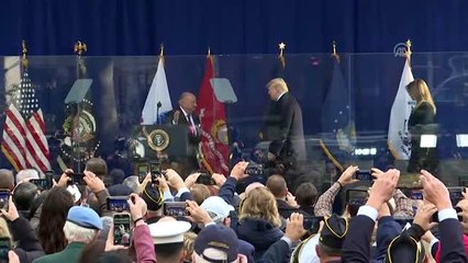 Trump. Gaziler Günü törenine katıldı - NEW