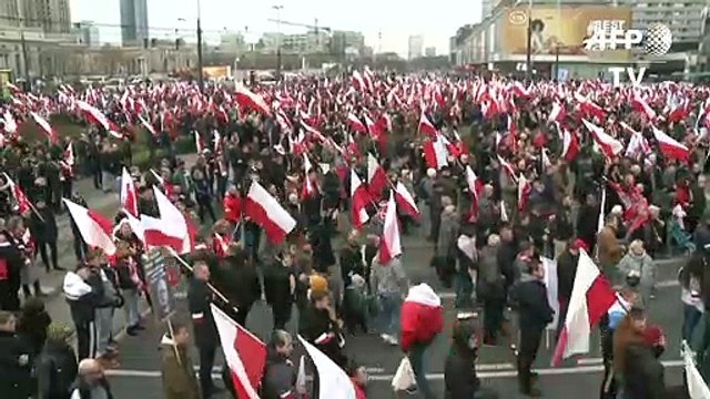 Zehntausende bei Unabhängigkeitsmarsch der extremen Rechten in Warschau