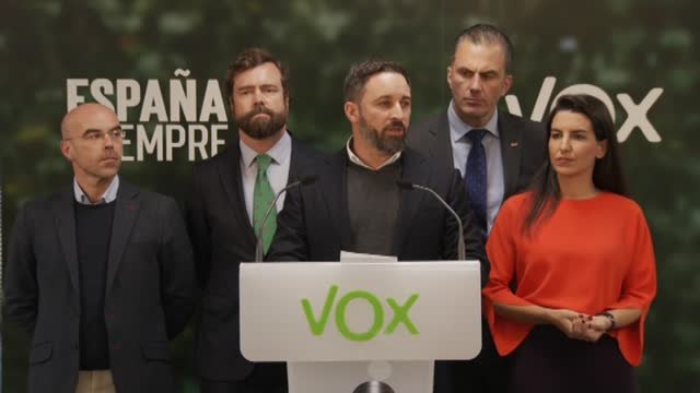 Abascal: Tezanos es un miserable y el PSOE utiliza las instituciones democráticas al servicio de un partido político