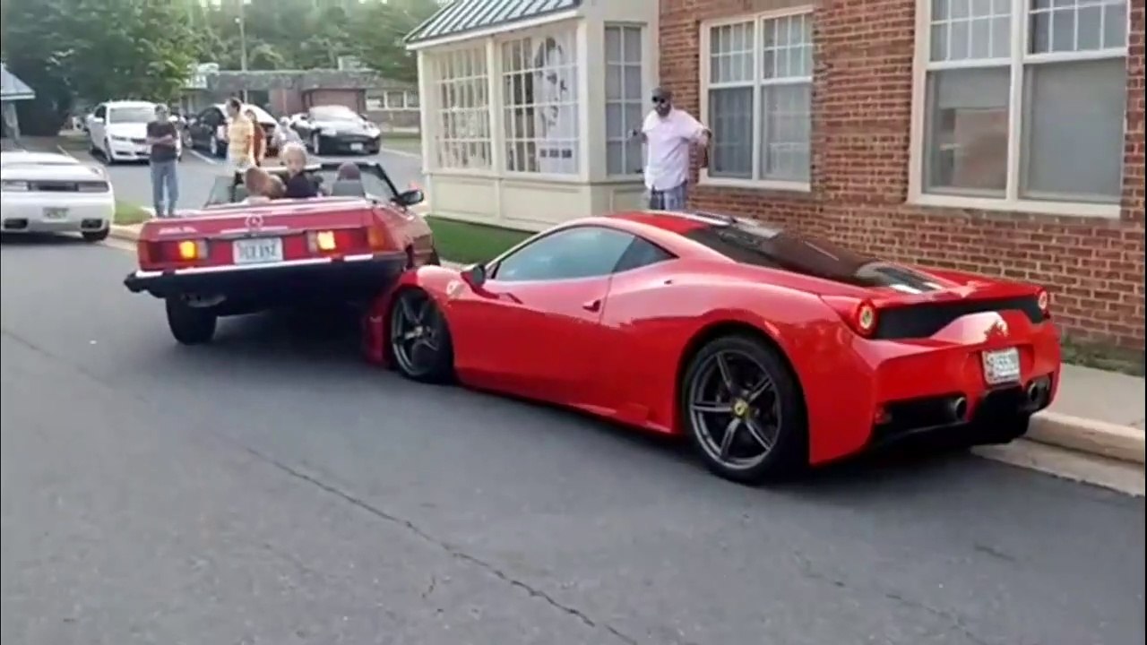 Sa marche arrière ratée va lui coûter cher en assurance