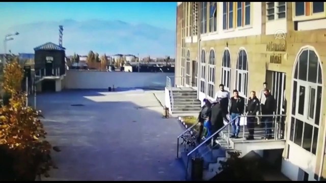 Eşinin yüzünü naylon poşet eritip yakan kişi tutuklandı - AĞRI