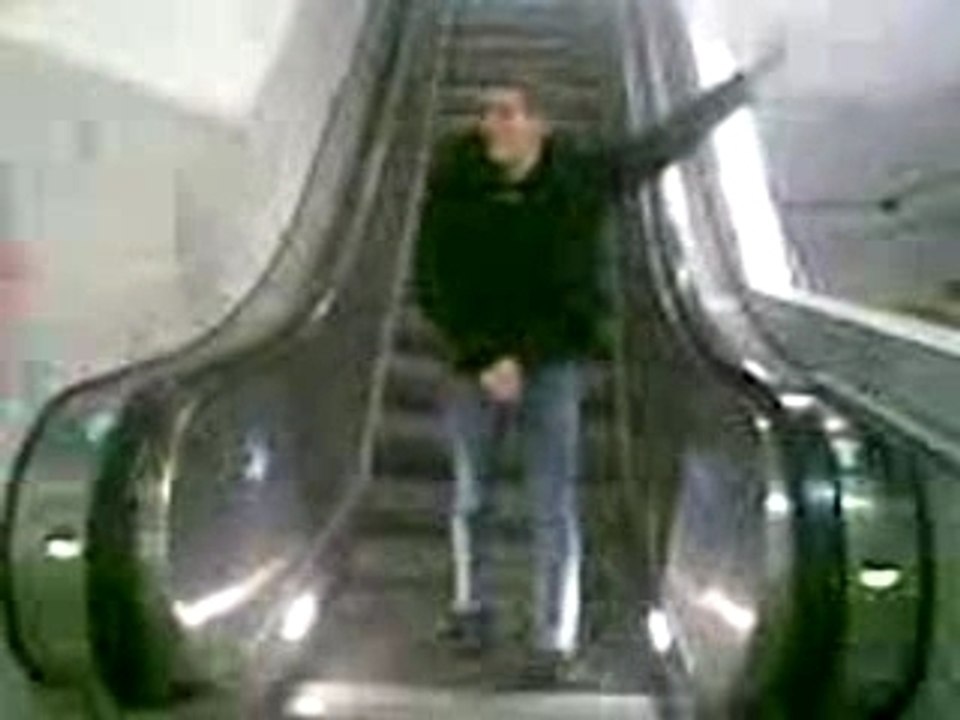 Billie Jean VS. escalator