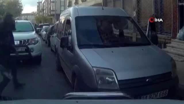 Polisten hırsızlara suçüstü; nefes kesen anlar polis kamerasında