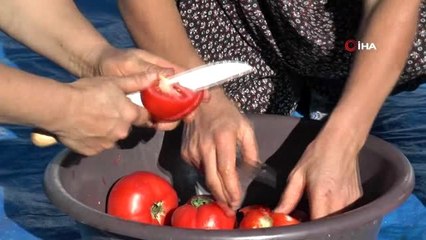 Kadınlar yemeklerin vazgeçilmezi için saatlerini harcıyor