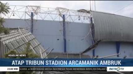 Atap Stadion Arcamanik Bandung Ambruk