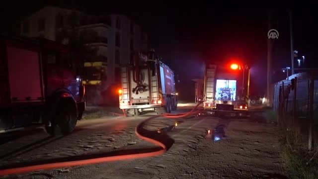 Hurdalıkta çıkan yangın yerleşim yerlerine sıçramadan söndürüldü