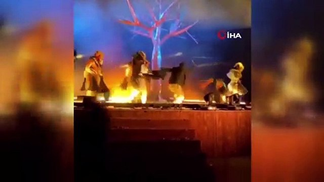 - Suudi Arabistan’da Sahnedeki Sanatçılara Bıçaklı Saldırı: 4 Yaralı