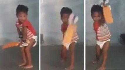 சச்சின், கோஹ்லியை விஞ்சும் 3 வயது சிறுவனின் பேட்டிங்