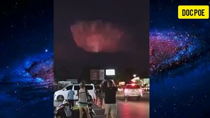 EXTRAÑO FENÓMENO EN CIELO DE ESTADOS UNIDOS Y CAÍDA DE METEORO EN ILLINOIS