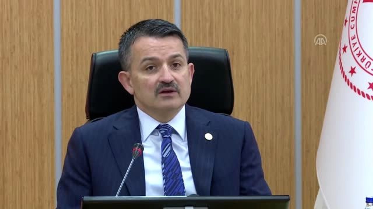 Guinness resmi hakemi Gemici : "(1 saat içinde en çok ağaç dikme rekoru) 303 bin 150 ağaç ile Tarım...