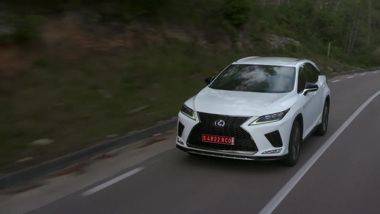 2020 Lexus RX 450h F-Sport in white Trailer