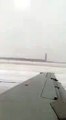 Un avion dérape pendant son atterrissage (Aéroport de Chicago)
