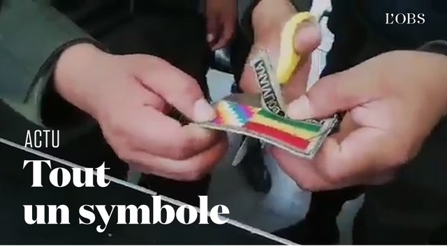 En Bolivie, le wiphala , drapeau des indigènes est attaqué après le départ d'Evo Morales