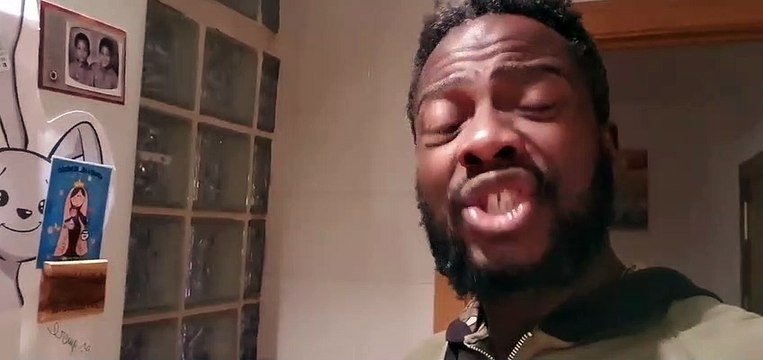 ¡Con un par! El mensaje de Bertrand Ndongo, el ‘negro de VOX’, a la prensa progre: «sois la vergüenza de esta profesión»