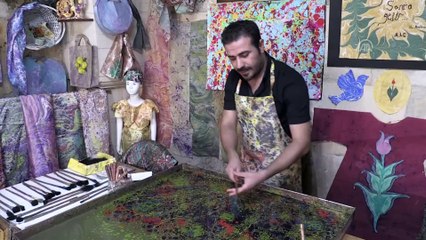 Ebru sanatıyla rengarenk kıyafetler tasarlıyor - ŞANLIURFA