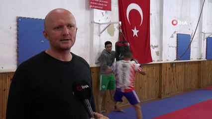 Azerbaycanlı Aykhan Mammadov, 2019 Dünya Kick Boks Şampiyonası’na Giresun’da hazırlanıyor