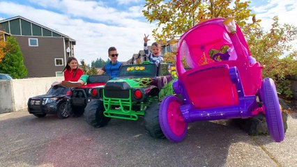RIDE ON TOYS GRAVE DIGGER & JEEP & PRINCESS CARRIAGE & POLICE RIDING TOGETHER