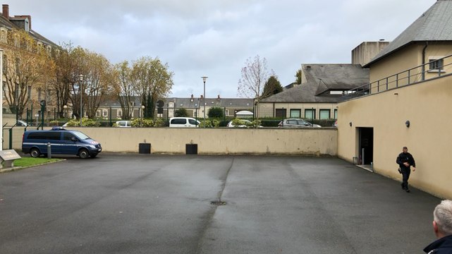 Mise en scène d’une interpellation à la gendarmerie