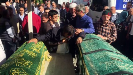 En zor görev... İmam, oğlunun ve torununun cenaze namazını kıldırırken gözyaşlarını tutamadı