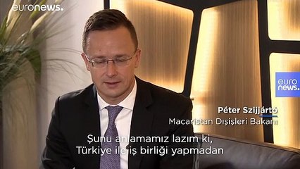 Macaristan Dışişleri Bakanı: Türkiye'de 4 milyon mülteci var; Ankara ile iyi geçinmek zorundayız