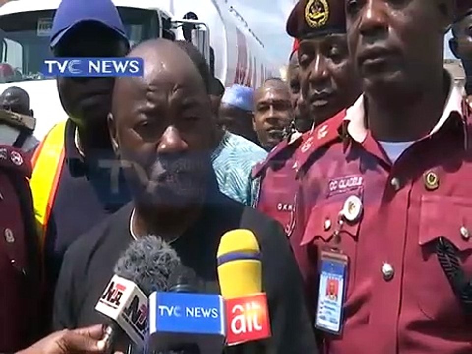 Residents/commuters of Ogun state displeased with slow rehabilitation work on Lagos-Ibadan road