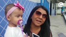 Mãe de menina atingida por concreto, em Guarapari, fala sobre a saúde da filha