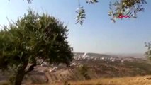 Rus uçakları, idlib'in çevresindeki 3 köyü bombaladı