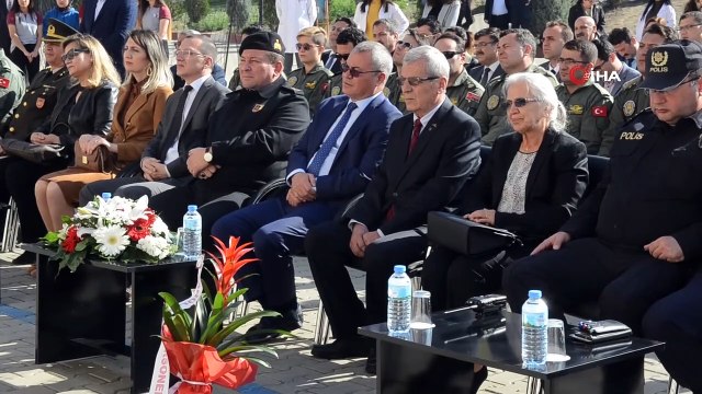 Oğlunun isminin verildiği okulda gözyaşlarını tutamadı
