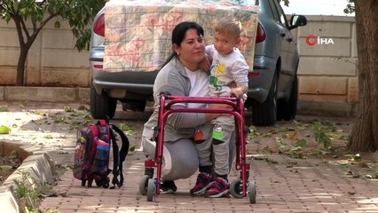 Fedakar Anne Her İlmeği Oğlu İçin Atıyor