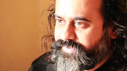 Acharya Prashant: Forget all talk of this moment, and then you are living in the moment