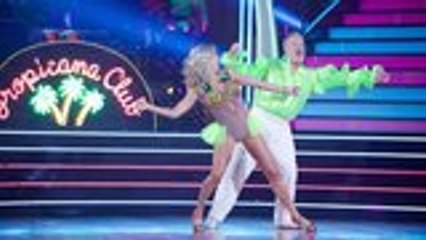 Sean Spicer Voted Off ABC's 'Dancing With the Stars' | THR News