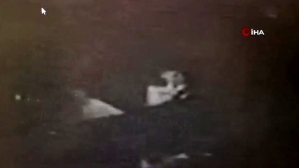 Şiddet gören kadın eşinin dükkanına molotof attı, o anlar kameraya böyle yansıdı