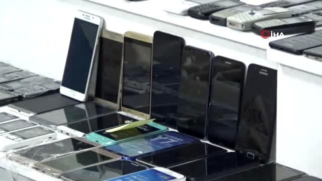 Iğdır'da kaçak cep telefonu operasyonu...Çuvallar dolusu kaçak telefon ele geçirildi
