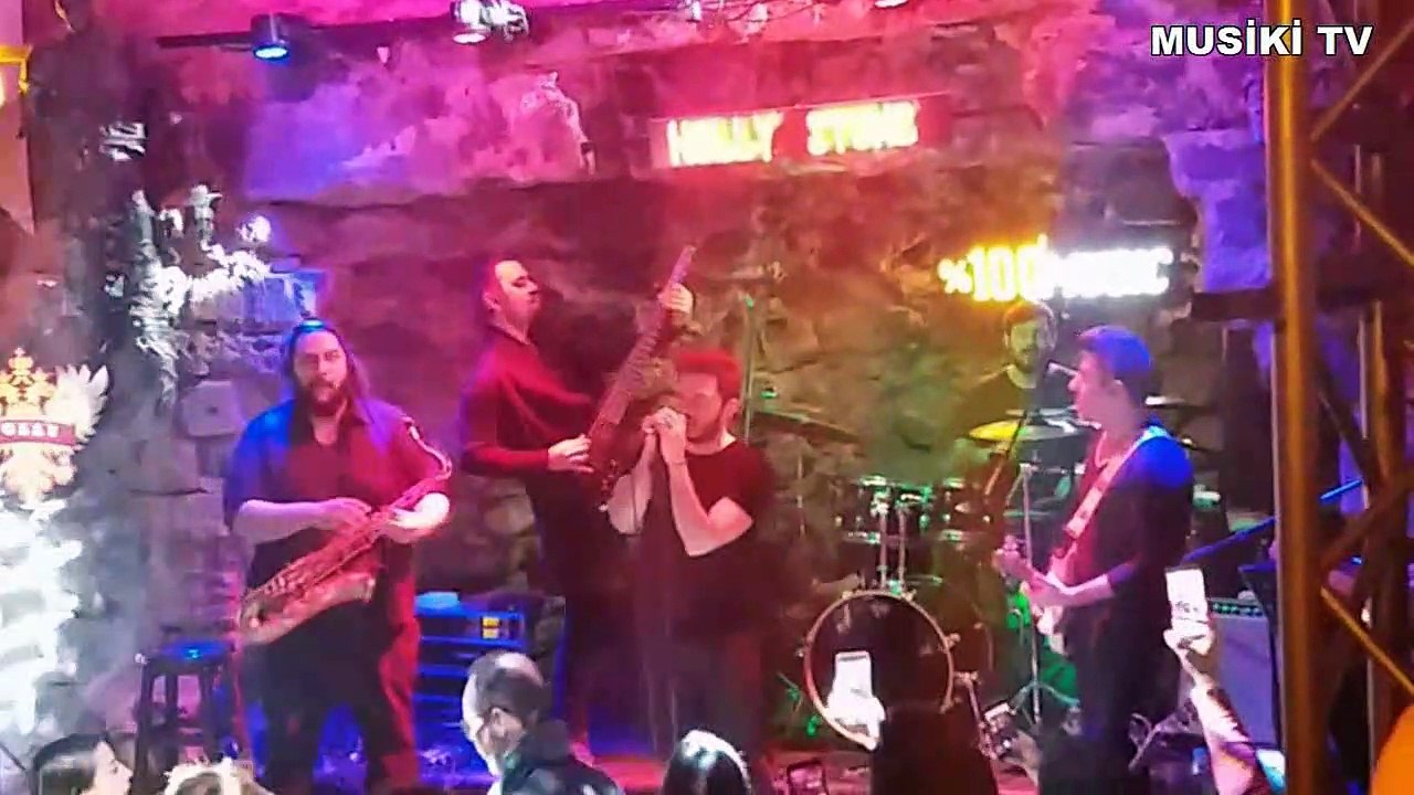 İLYAS YALÇINTAŞ - Gel Be Gökyüzüm (Konser/Canlı) @Holly Stone - HD