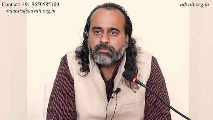 Is it compassion to suffer with the suffering one? || Acharya Prashant (2019)