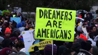 Corte Suprema muestra divisiones sobre futuro de “dreamers” en EEUU