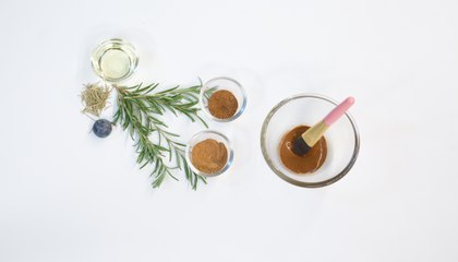 طريقة عمل خلطتين من القرفة لبشرة مشدودة وشعر صحيّ